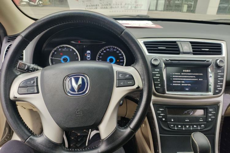 Used CHANGAN Raeton 2014 1.8T Automatic Elite Anniversary Edition China IV Standard Center Console