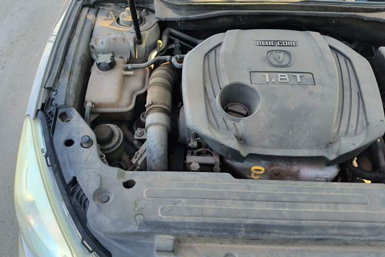 Used CHANGAN Raeton 2014 1.8T Automatic Elite Anniversary Edition China IV Standard Engine Bay Right