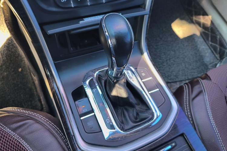 Used CHANGAN Raeton 2014 1.8T Automatic Elite Anniversary Edition China IV Standard Gear Lever