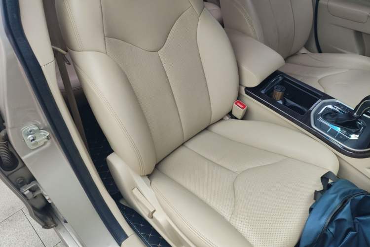 Used CHANGAN Raeton 2014 1.8T Automatic Elite Anniversary Edition China IV Standard Right Front Seat