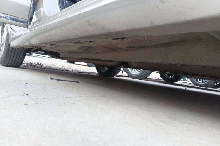 Used CHANGAN Raeton 2014 1.8T Automatic Prestige Anniversary Edition China IV Standard Right Side Sill