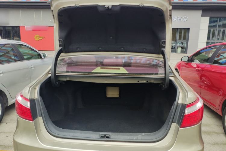 Used CHANGAN Raeton 2014 1.8T Automatic Elite Anniversary Edition China IV Standard Trunk