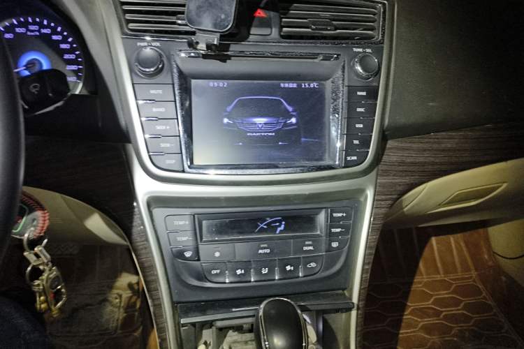 Used CHANGAN Raeton 2014 1.8T Automatic Elite Anniversary Edition China IV Standard Audio And AC Panel