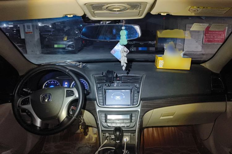 Used CHANGAN Raeton 2014 1.8T Automatic Elite Anniversary Edition China IV Standard Center Console