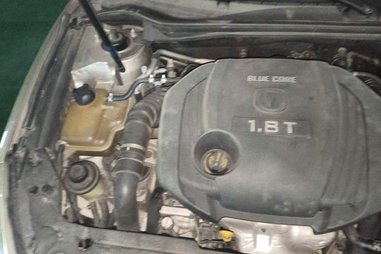 Used CHANGAN Raeton 2014 1.8T Automatic Elite Anniversary Edition China IV Standard Engine Bay Right