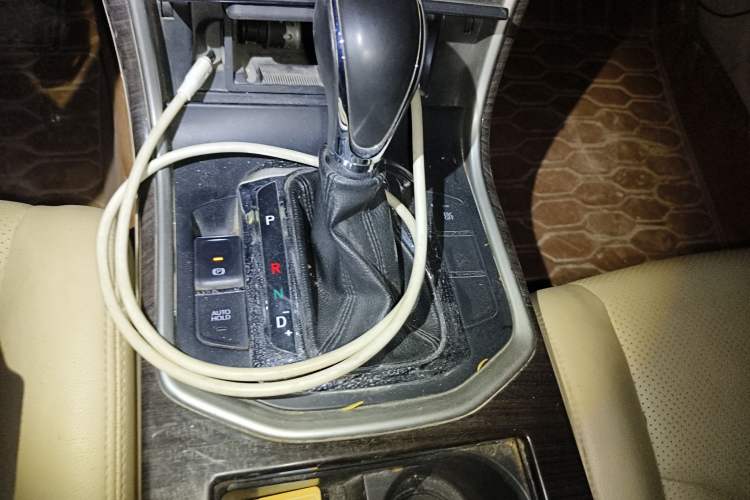 Used CHANGAN Raeton 2014 1.8T Automatic Elite Anniversary Edition China IV Standard Gear Lever