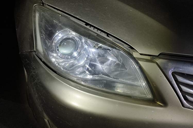 Used CHANGAN Raeton 2014 1.8T Automatic Elite Anniversary Edition China IV Standard Right Front Headlight