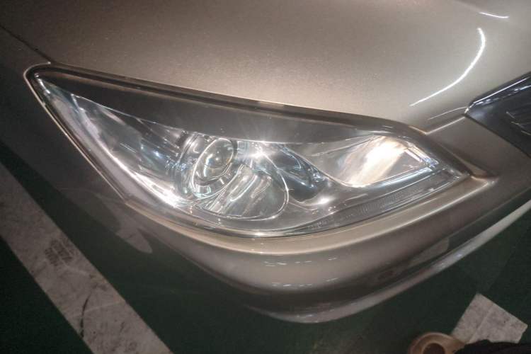 Used CHANGAN Raeton 2014 1.8T Automatic Elite Anniversary Edition China IV Standard Right Front Headlight