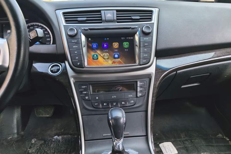 Used CHANGAN Raeton 2014 1.8T Automatic Prestige Anniversary Edition China IV Standard Audio And AC Panel