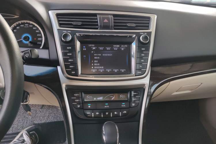 Used CHANGAN Raeton 2014 1.8T Automatic Elite Anniversary Edition China V Standard Audio And AC Panel