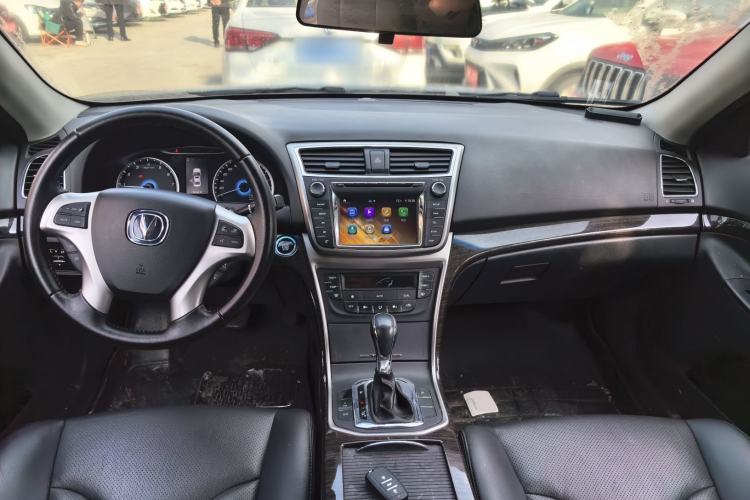 Used CHANGAN Raeton 2014 1.8T Automatic Prestige Anniversary Edition China IV Standard Center Console