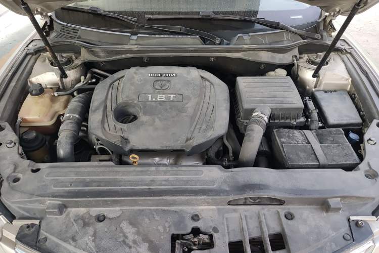 Used CHANGAN Raeton 2014 1.8T Automatic Elite Anniversary Edition China V Standard Engine Bay