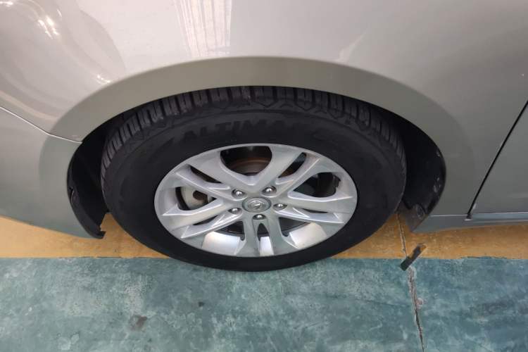 Used CHANGAN Raeton 2014 1.8T Automatic Elite Anniversary Edition China V Standard Left Front Wheel Hub