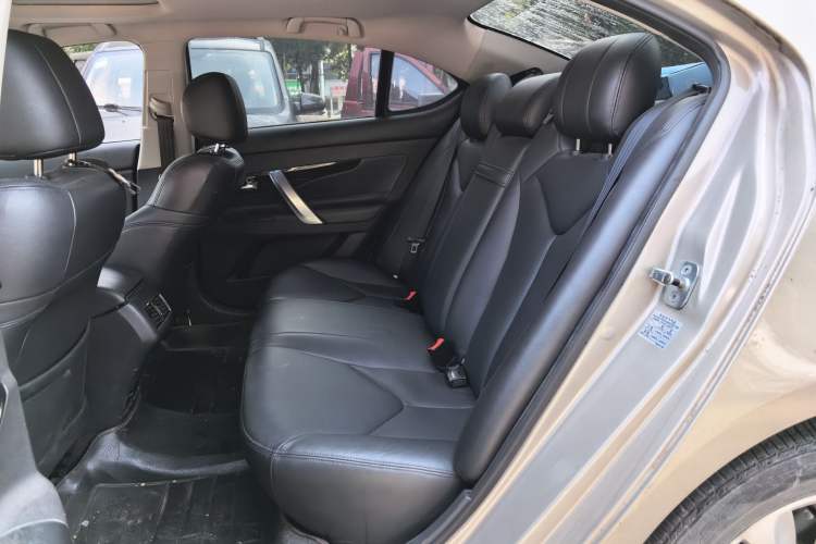 Used CHANGAN Raeton 2014 1.8T Automatic Prestige Anniversary Edition China IV Standard Left Rear Seat