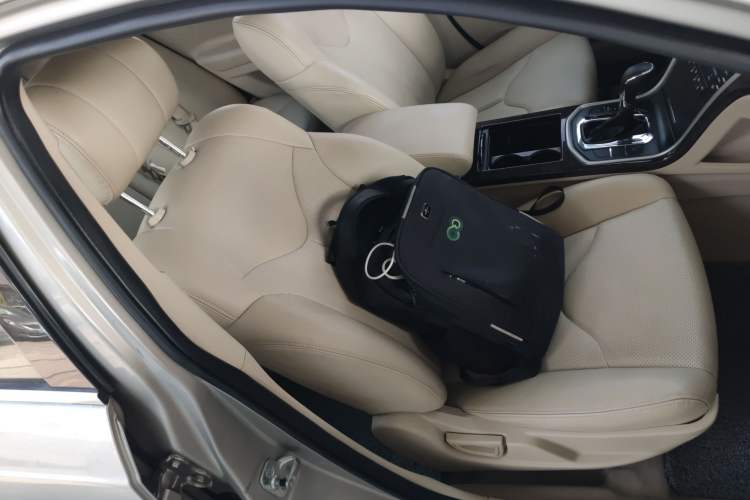 Used CHANGAN Raeton 2014 1.8T Automatic Elite Anniversary Edition China V Standard Right Front Seat