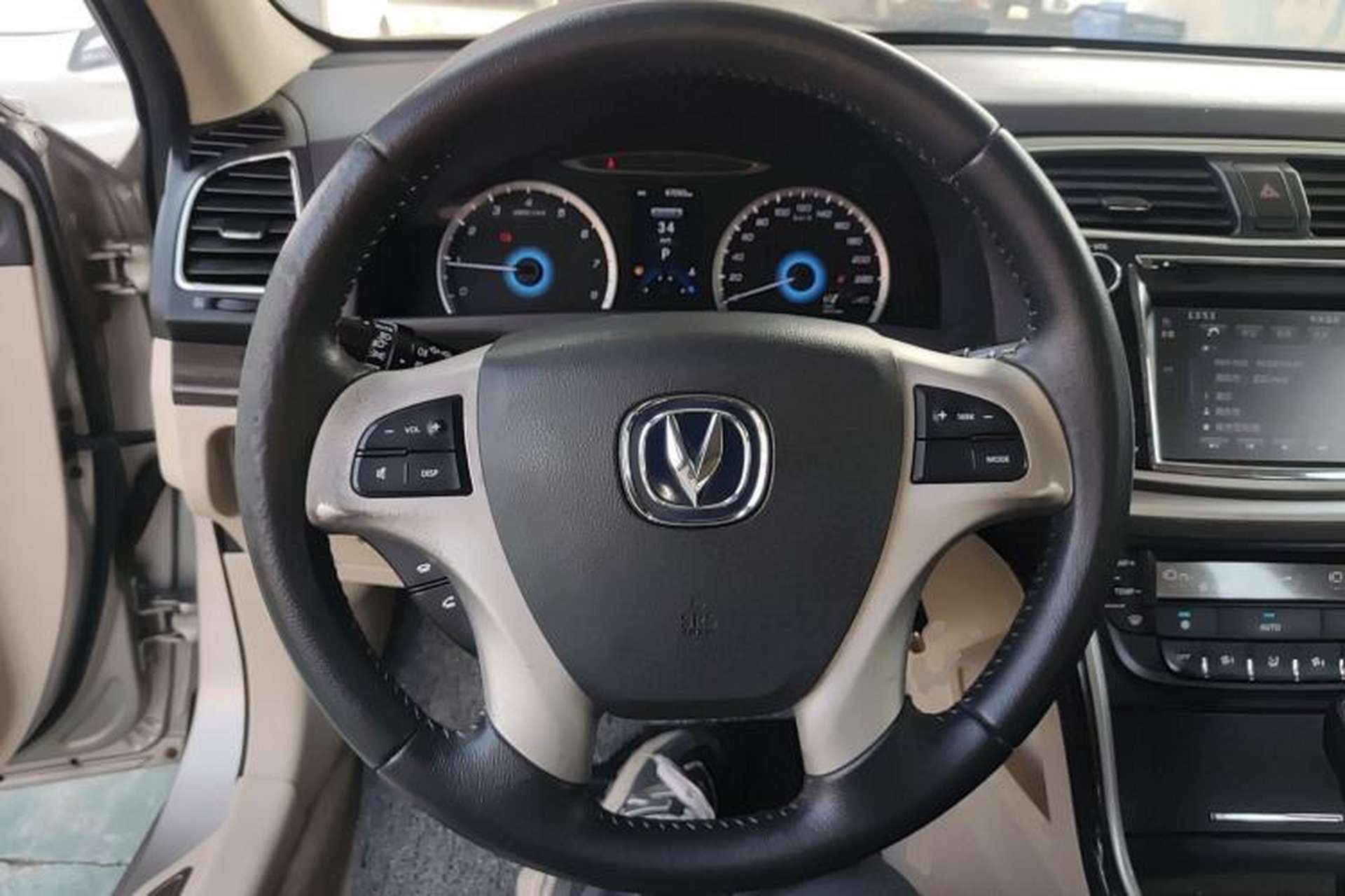 Used CHANGAN Raeton 2014 1.8T Automatic Elite Anniversary Edition China V Standard Steering Wheel
