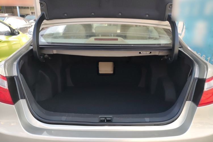 Used CHANGAN Raeton 2014 1.8T Automatic Elite Anniversary Edition China V Standard Trunk