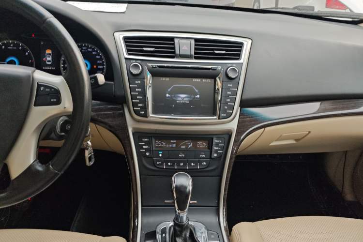 Used CHANGAN Raeton 2014 1.8T Automatic Elite Anniversary Edition China IV Standard Audio And AC Panel