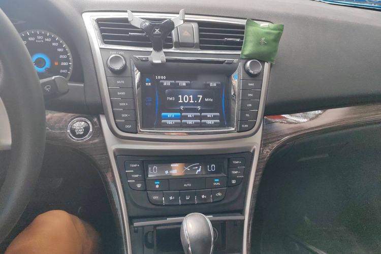 Used CHANGAN Raeton 2014 1.8T Automatic Prestige Anniversary Edition China V Standard Audio And AC Panel
