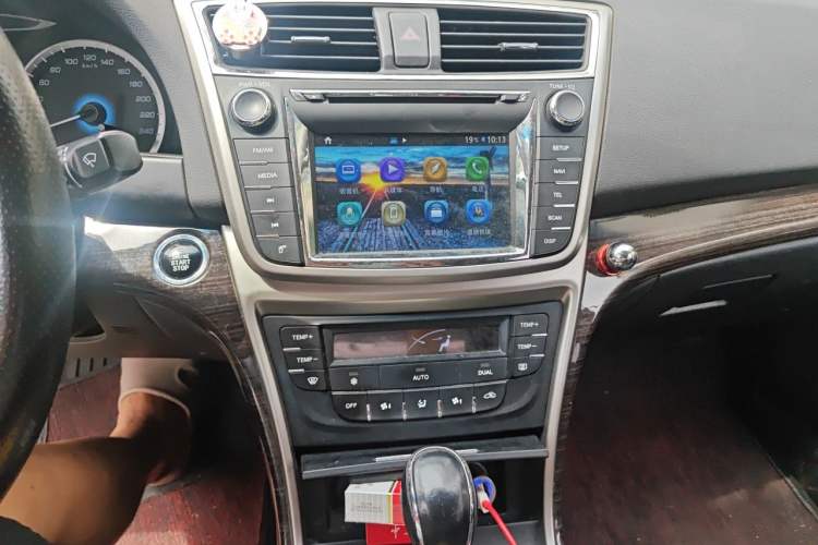 Used CHANGAN Raeton 2014 1.8T Automatic Prestige Anniversary Edition China IV Standard Audio And AC Panel