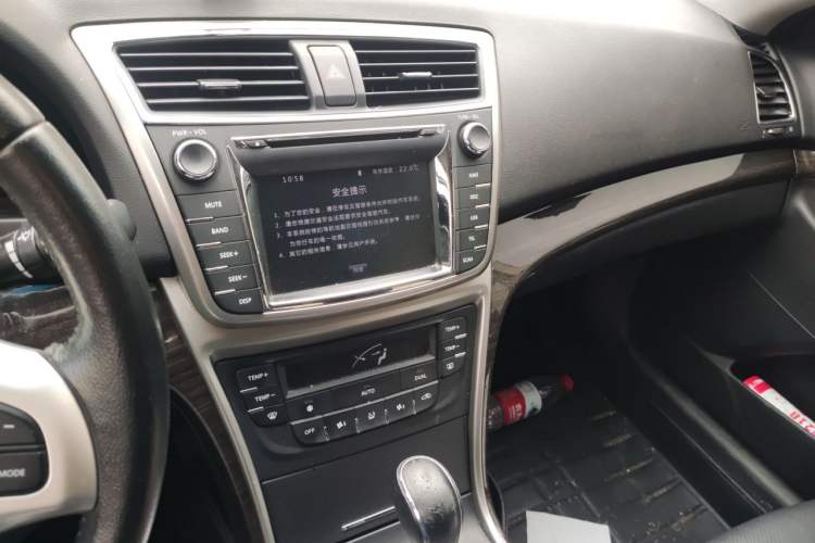 Used CHANGAN Raeton 2014 1.8T Automatic Prestige Anniversary Edition China IV Standard Audio And AC Panel