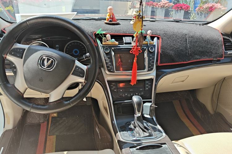 Used CHANGAN Raeton 2014 1.8T Automatic Elite Anniversary Edition China IV Standard Center Console