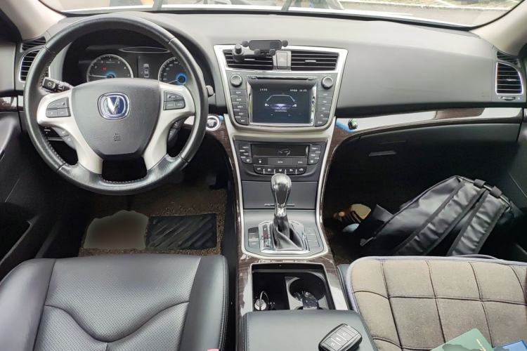 Used CHANGAN Raeton 2014 1.8T Automatic Prestige Anniversary Edition China IV Standard Center Console