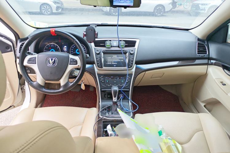 Used CHANGAN Raeton 2014 1.8T Automatic Elite Anniversary Edition China V Standard Center Console