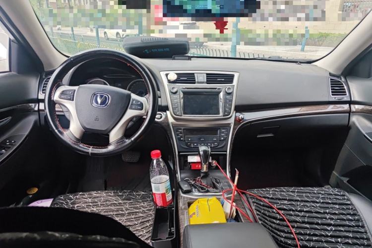 Used CHANGAN Raeton 2014 1.8T Automatic Prestige Anniversary Edition China IV Standard Center Console