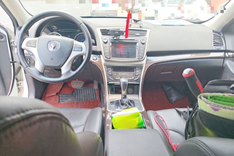 Used CHANGAN Raeton 2014 1.8T Automatic Prestige Anniversary Edition China IV Standard Center Console