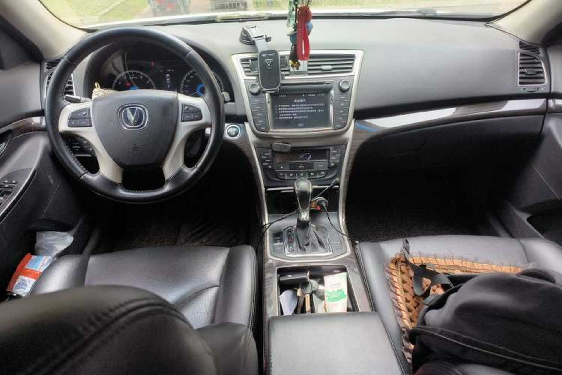 Used CHANGAN Raeton 2014 1.8T Automatic Prestige Anniversary Edition China IV Standard Center Console