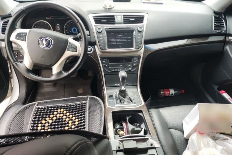 Used CHANGAN Raeton 2014 1.8T Automatic Prestige Anniversary Edition China IV Standard Center Console