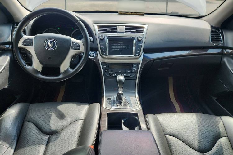 Used CHANGAN Raeton 2014 1.8T Automatic Prestige Anniversary Edition China IV Standard Center Console