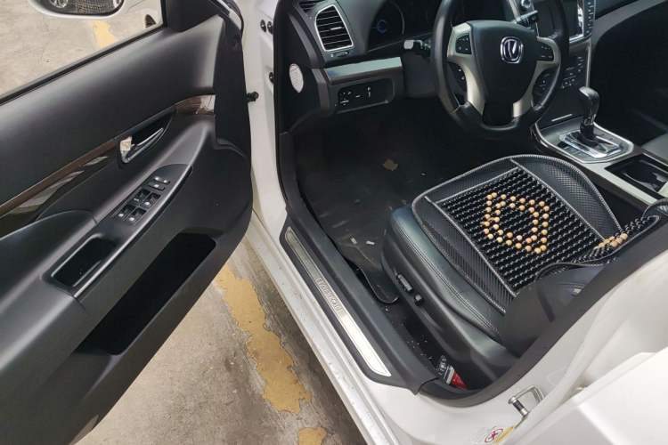 Used CHANGAN Raeton 2014 1.8T Automatic Prestige Anniversary Edition China IV Standard Driver Seat