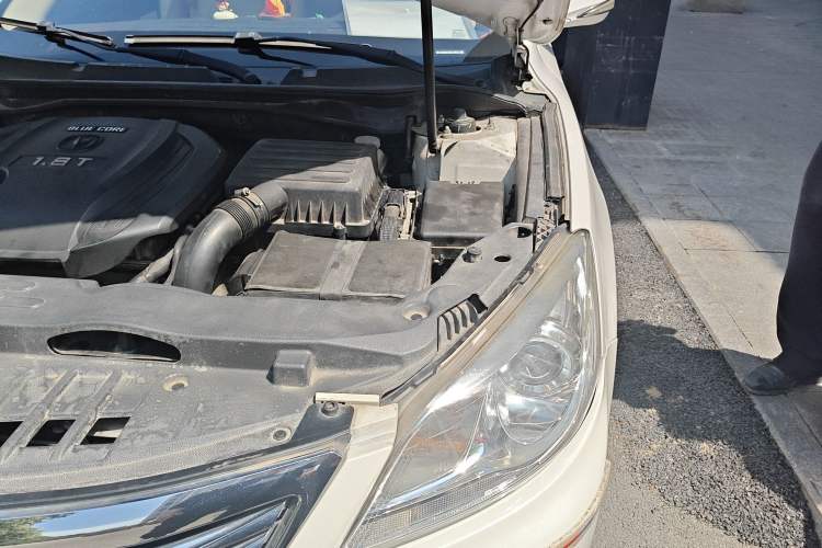 Used CHANGAN Raeton 2014 1.8T Automatic Elite Anniversary Edition China IV Standard Engine Bay Left