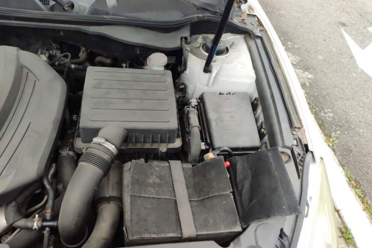 Used CHANGAN Raeton 2014 1.8T Automatic Prestige Anniversary Edition China IV Standard Engine Bay Left
