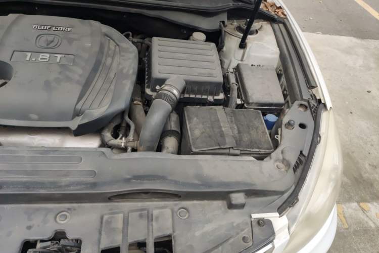 Used CHANGAN Raeton 2014 1.8T Automatic Prestige Anniversary Edition China IV Standard Engine Bay Left