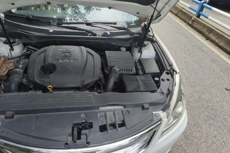 Used CHANGAN Raeton 2014 1.8T Automatic Elite Anniversary Edition China IV Standard Engine Bay Left