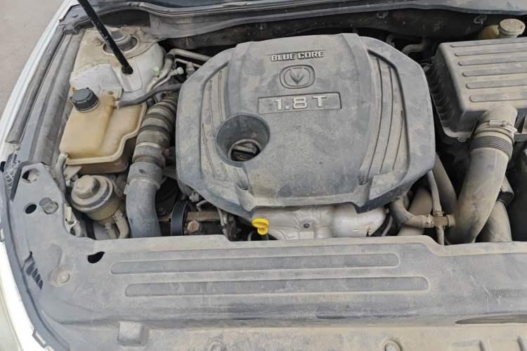 Used CHANGAN Raeton 2014 1.8T Automatic Prestige Anniversary Edition China IV Standard Engine Bay Right