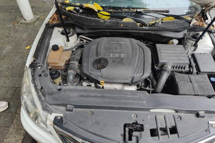 Used CHANGAN Raeton 2014 1.8T Automatic Elite Anniversary Edition China IV Standard Engine Bay Right
