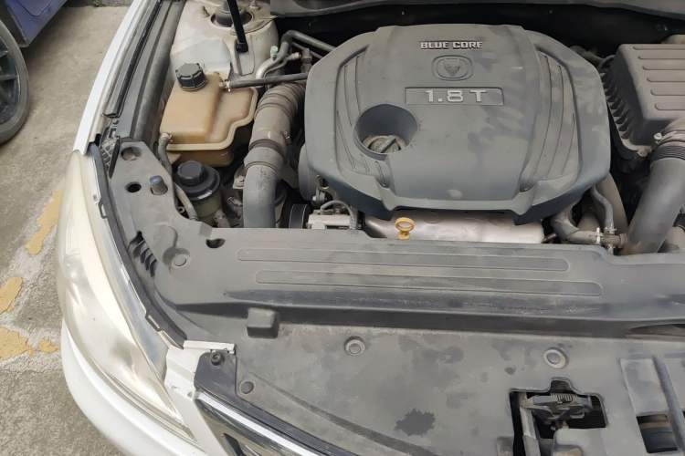 Used CHANGAN Raeton 2014 1.8T Automatic Prestige Anniversary Edition China IV Standard Engine Bay Right
