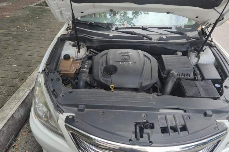 Used CHANGAN Raeton 2014 1.8T Automatic Elite Anniversary Edition China IV Standard Engine Bay Right