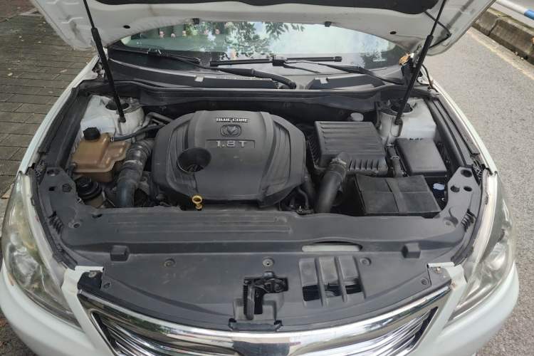 Used CHANGAN Raeton 2014 1.8T Automatic Elite Anniversary Edition China IV Standard Engine Bay