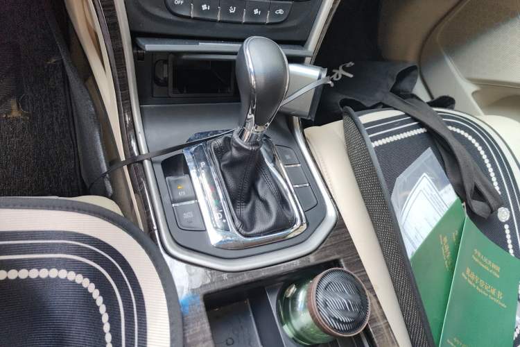 Used CHANGAN Raeton 2014 1.8T Automatic Elite Anniversary Edition China IV Standard Gear Lever