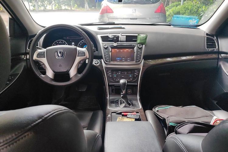 Used CHANGAN Raeton 2014 1.8T Automatic Prestige Anniversary Edition China V Standard Interior 2