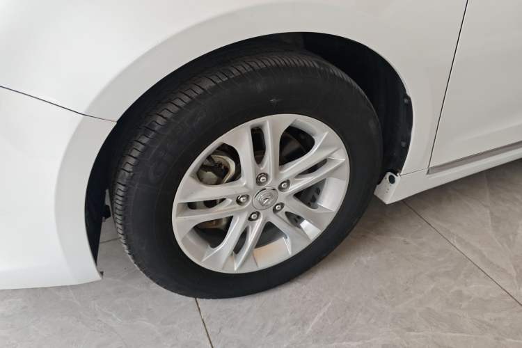 Used CHANGAN Raeton 2014 1.8T Automatic Elite Anniversary Edition China IV Standard Left Front Wheel Hub