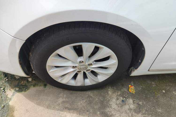 Used CHANGAN Raeton 2014 1.8T Automatic Prestige Anniversary Edition China IV Standard Left Front Wheel Hub