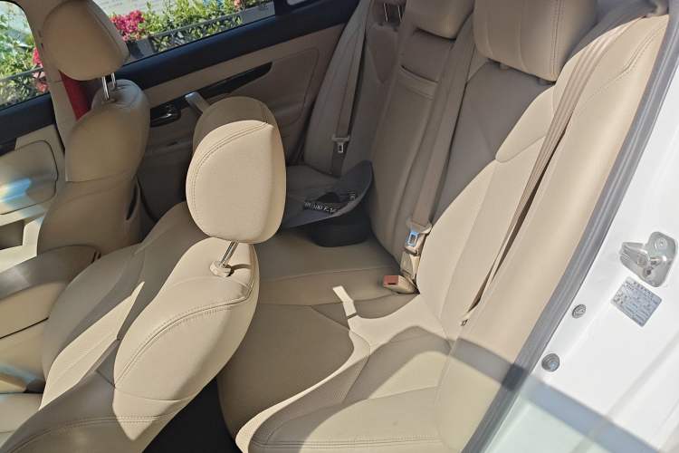 Used CHANGAN Raeton 2014 1.8T Automatic Elite Anniversary Edition China IV Standard Left Rear Seat