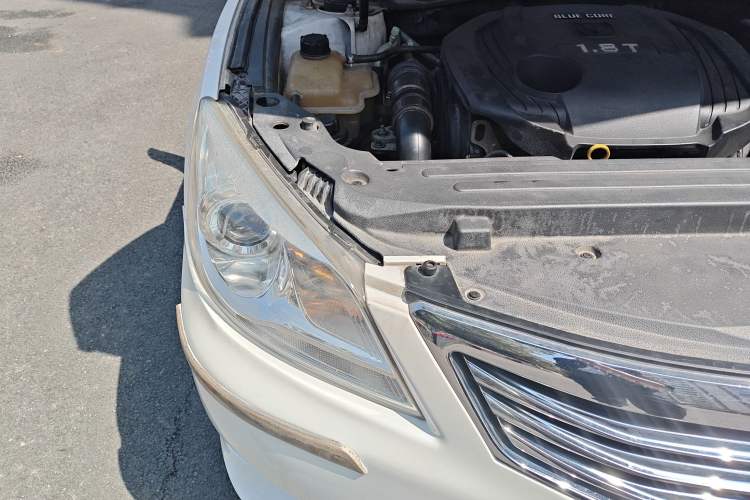 Used CHANGAN Raeton 2014 1.8T Automatic Elite Anniversary Edition China IV Standard Right Front Headlight