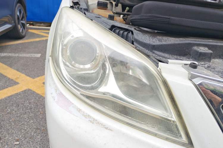 Used CHANGAN Raeton 2014 1.8T Automatic Elite Anniversary Edition China V Standard Right Front Headlight